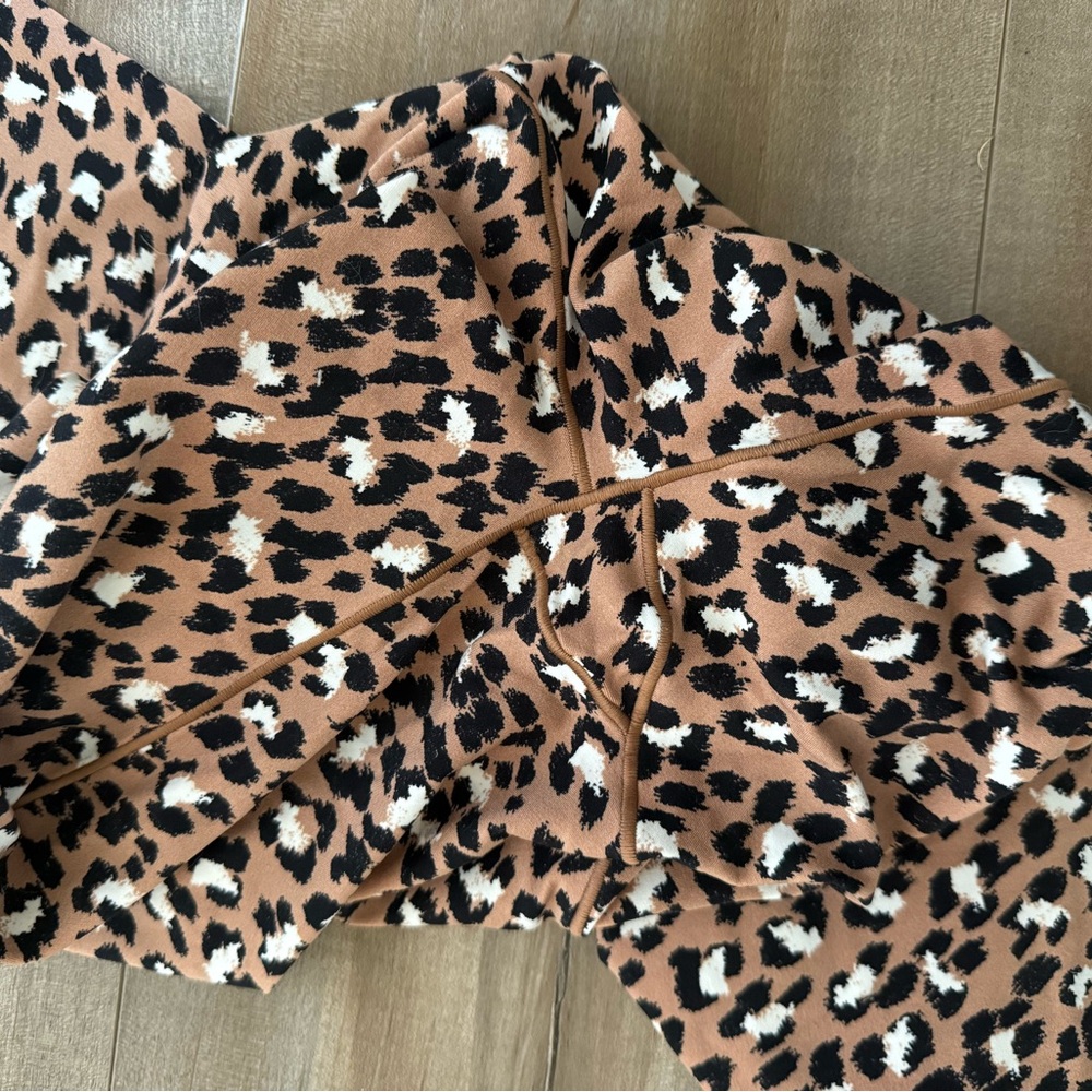 OFFLINE By Aerie Real Me High Waisted Crossover Leopard Leggings - Picture 8 of 8